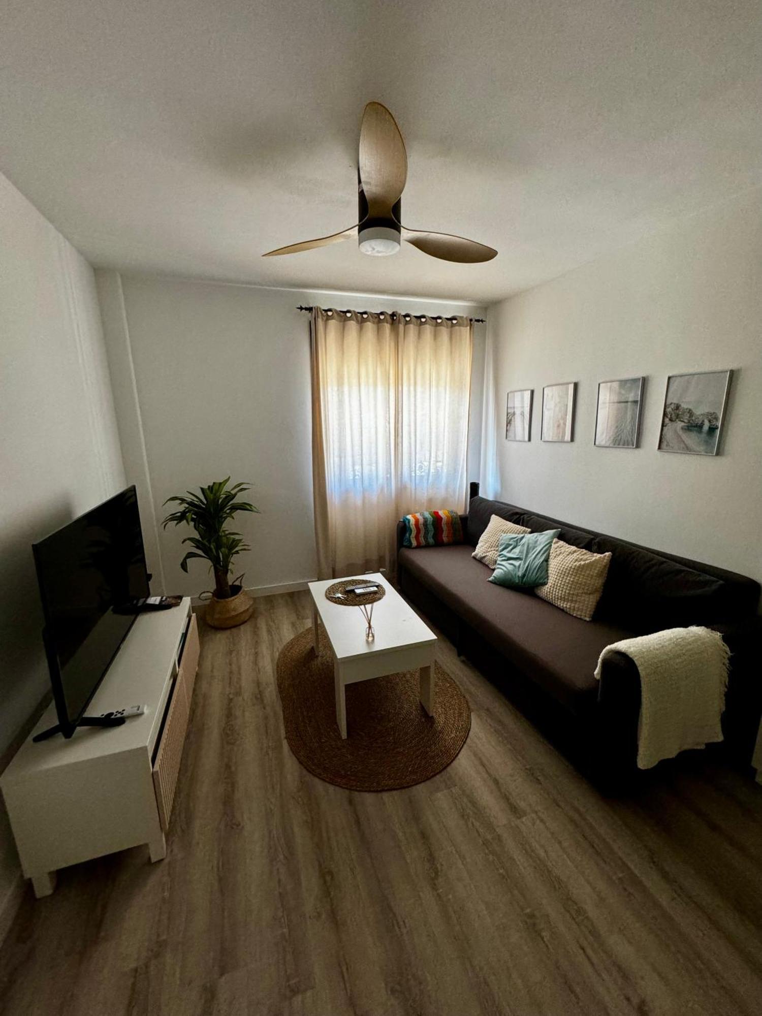 Apartamento En Pedregalejo Apartment Malaga Bagian luar foto