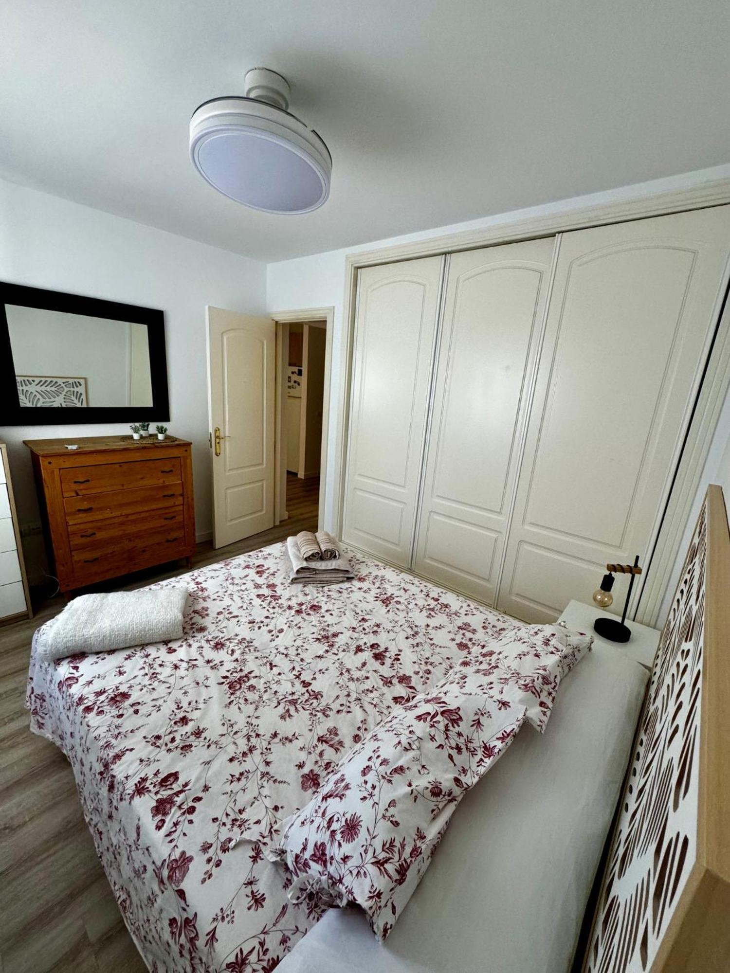 Apartamento En Pedregalejo Apartment Malaga Bagian luar foto